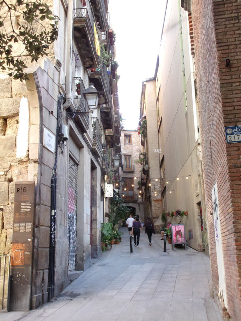 Narrow alleyways in the Gothic Quarter