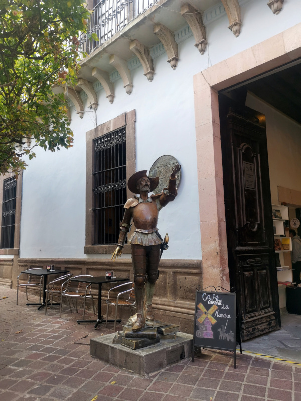 A statue outside of Don Quixote outside the museum in Guanajuato
