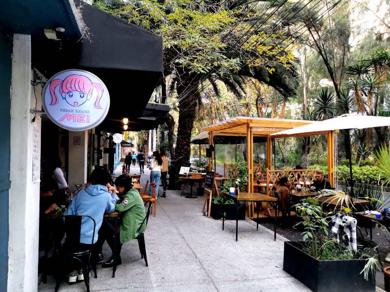 The outdoor seating area at Vegan Ramen Mei in Condesa Mexico city