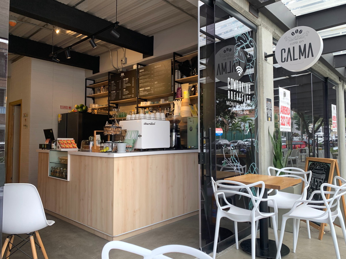 Looking inside Cafe en Calma - one of the best cafes in Laureles, Medellin!