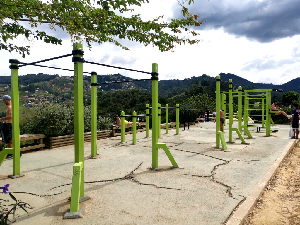 Free outdoor gym in Medellin on top of a hill with a view