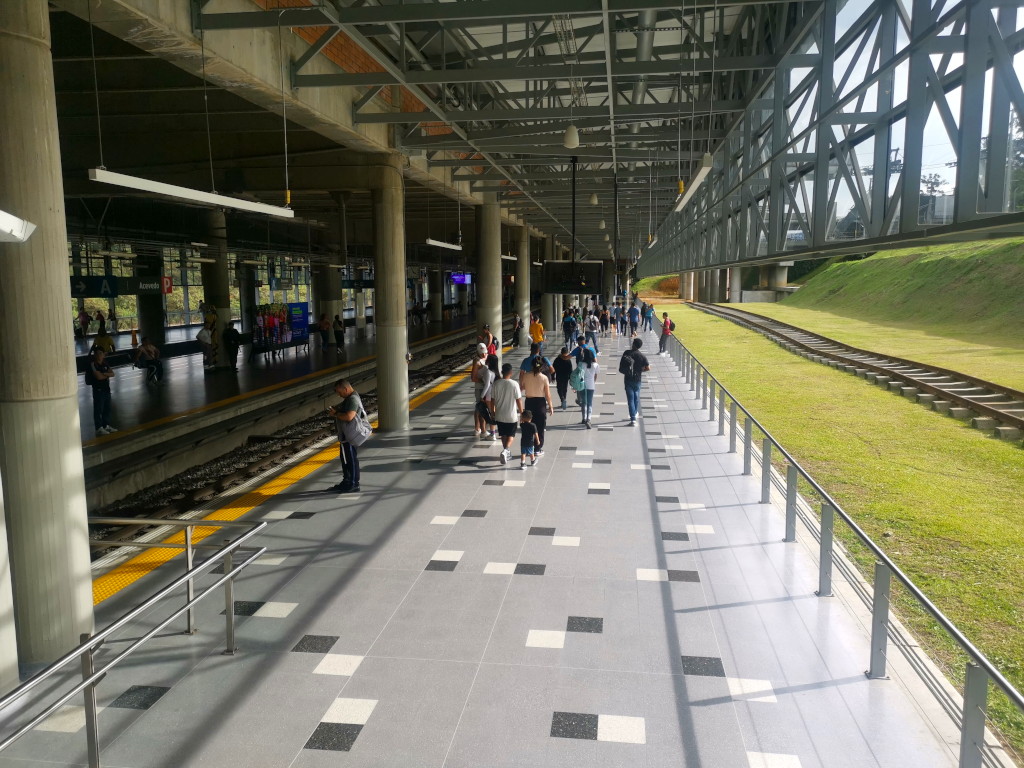 Taking the metro in Medellin is the first step of how to get to Parque Arvi
